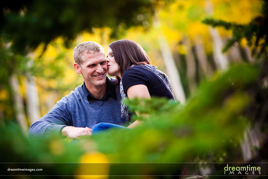 wedding couple in estes park