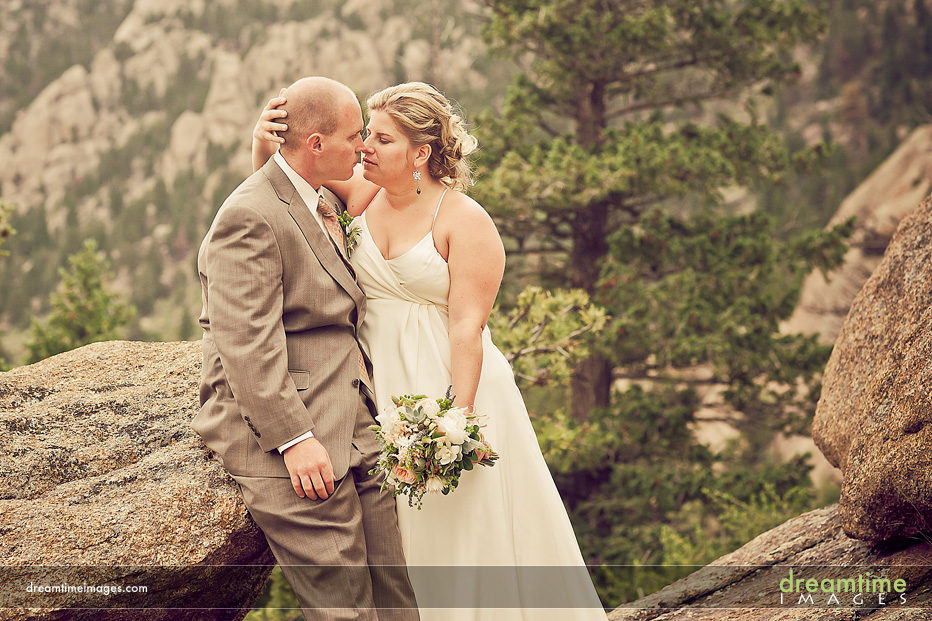 bridal couple in colorado