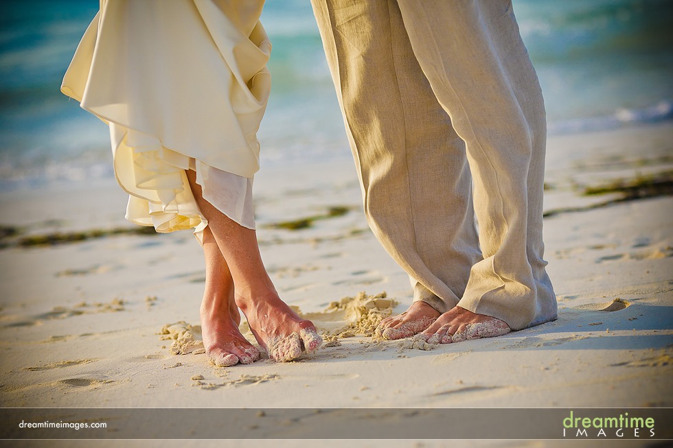 abaco-bahamas-wedding-photography-rg-20.jpg feet in sand