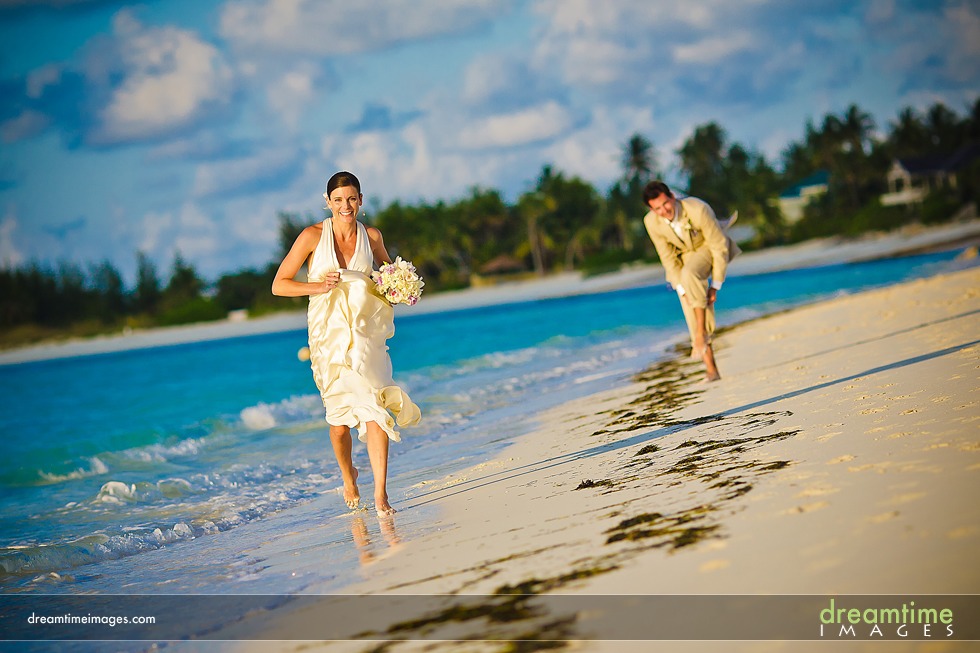 abaco-bahamas-wedding-photography-rg-22.jpg bride running on beach