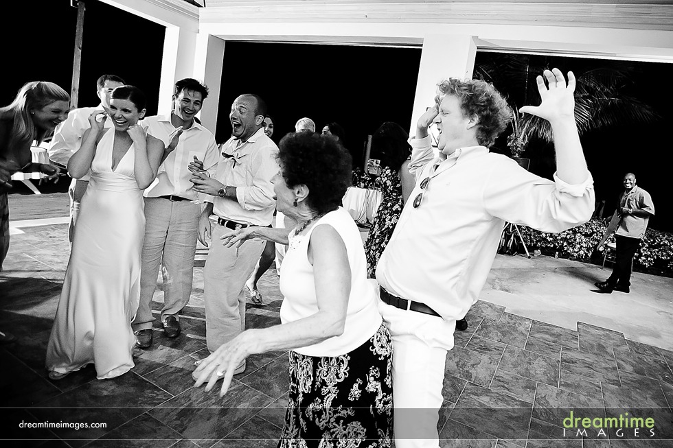 abaco-bahamas-wedding-photography-rg-28.jpg turtle caye dancing